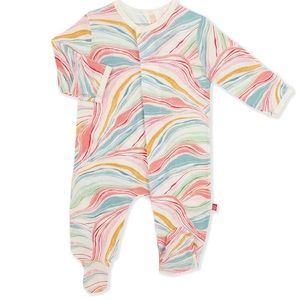 MagneticMe onesie used in stretchy modal fabric. Size 6-9 months